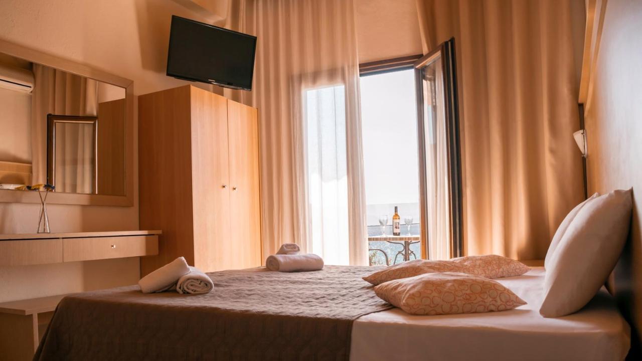 Beach Hotel Kapahi Пефкари Экстерьер фото